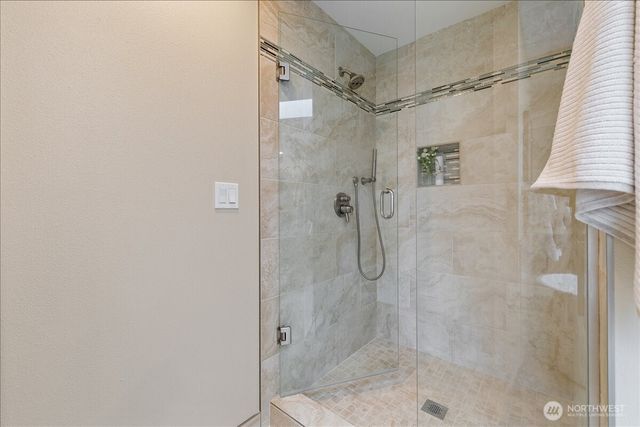 6041 118th Avenue SE, Bellevue, WA 98006