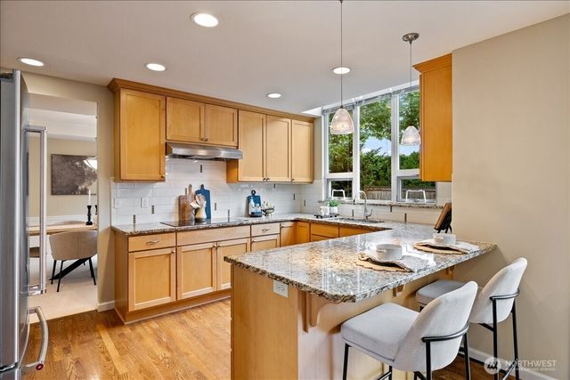 6041 118th Avenue SE, Bellevue, WA 98006