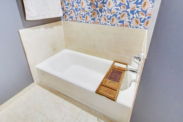 653 N Kingsbury Street 1907, Chicago, IL 60654