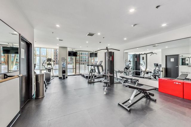 653 N Kingsbury Street 1907, Chicago, IL 60654