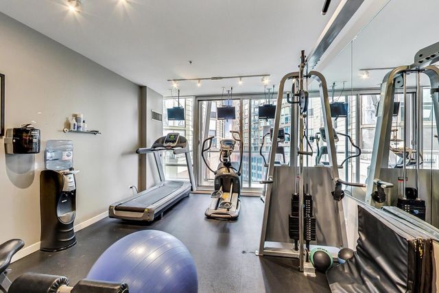 653 N Kingsbury Street 1907, Chicago, IL 60654