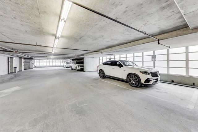 653 N Kingsbury Street 1907, Chicago, IL 60654