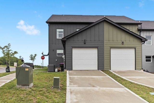 178 Charleston Ave, Pleasant View, TN 37146