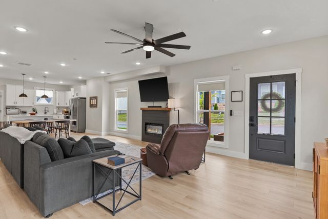 178 Charleston Ave, Pleasant View, TN 37146