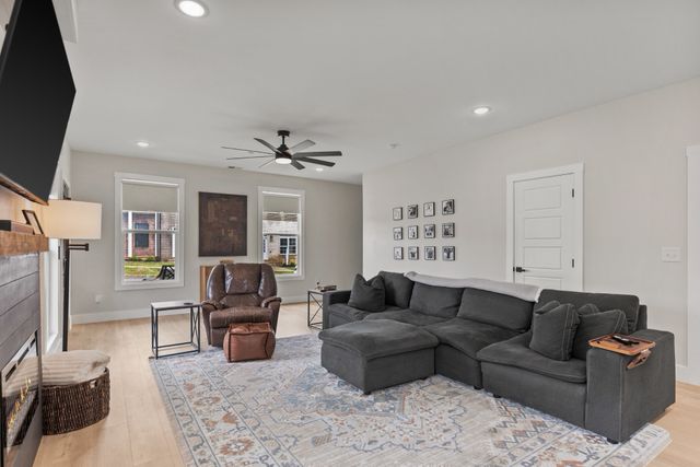 178 Charleston Ave, Pleasant View, TN 37146