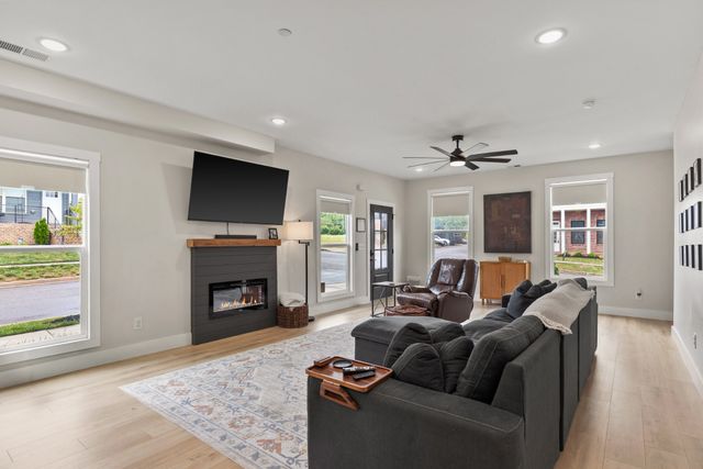 178 Charleston Ave, Pleasant View, TN 37146