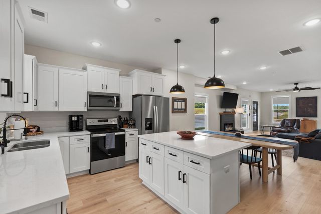178 Charleston Ave, Pleasant View, TN 37146