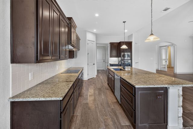 806 SHADY HOLW, New Braunfels, TX 78132