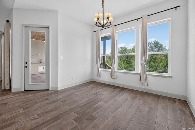 806 SHADY HOLW, New Braunfels, TX 78132
