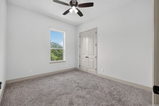 806 SHADY HOLW, New Braunfels, TX 78132