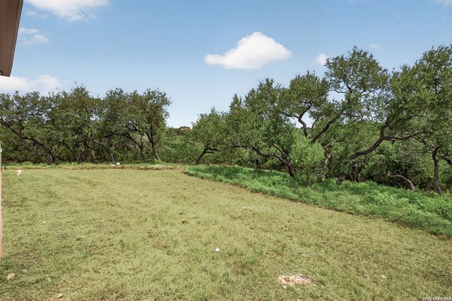 806 SHADY HOLW, New Braunfels, TX 78132