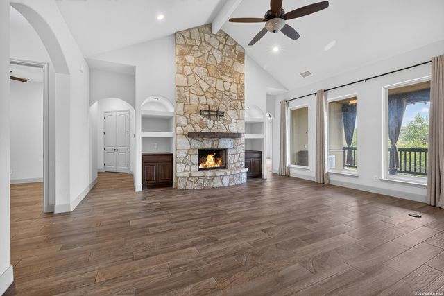 806 SHADY HOLW, New Braunfels, TX 78132
