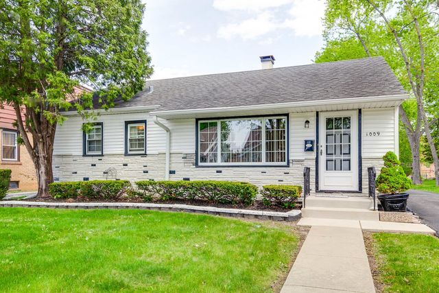 1009 Westmoreland Avenue, Waukegan, IL 60085