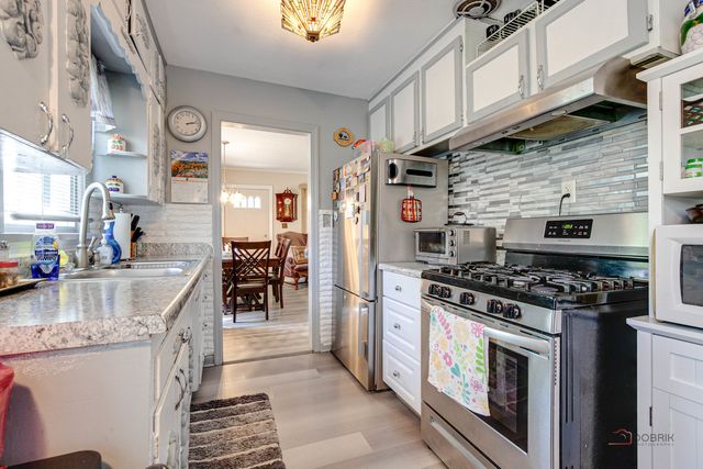 1009 Westmoreland Avenue, Waukegan, IL 60085