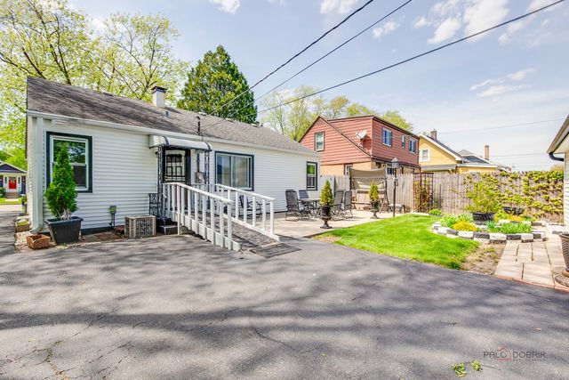 1009 Westmoreland Avenue, Waukegan, IL 60085