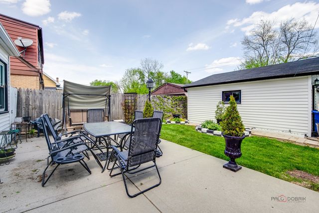 1009 Westmoreland Avenue, Waukegan, IL 60085