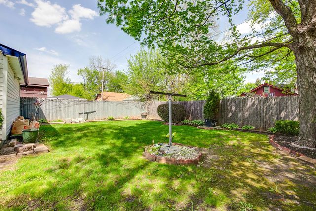 1009 Westmoreland Avenue, Waukegan, IL 60085
