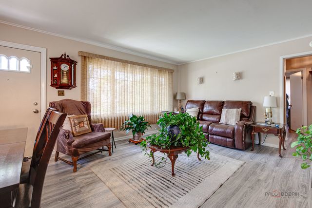 1009 Westmoreland Avenue, Waukegan, IL 60085