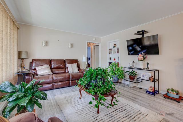 1009 Westmoreland Avenue, Waukegan, IL 60085
