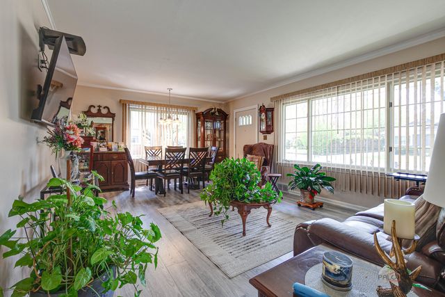 1009 Westmoreland Avenue, Waukegan, IL 60085
