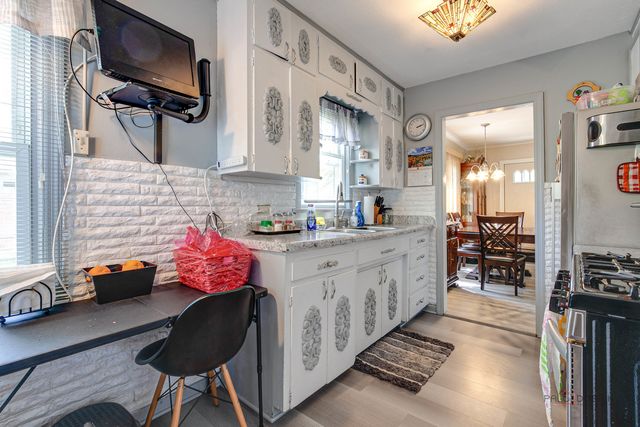 1009 Westmoreland Avenue, Waukegan, IL 60085