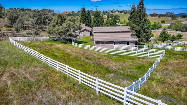 3751 Cosgrove Creek Rd, Valley Springs, CA 95252