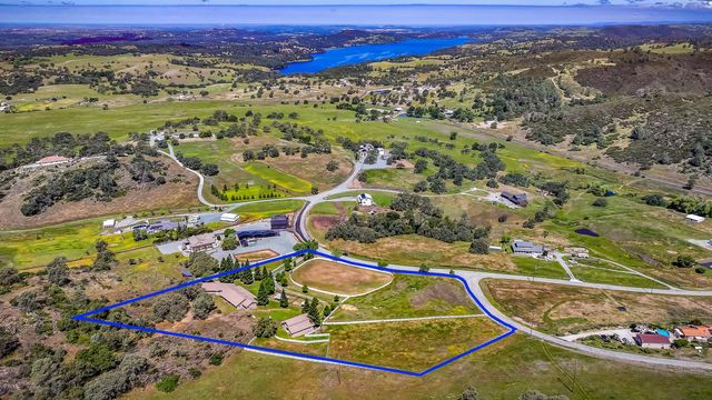 3751 Cosgrove Creek Rd, Valley Springs, CA 95252