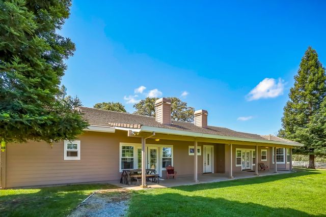 3751 Cosgrove Creek Rd, Valley Springs, CA 95252
