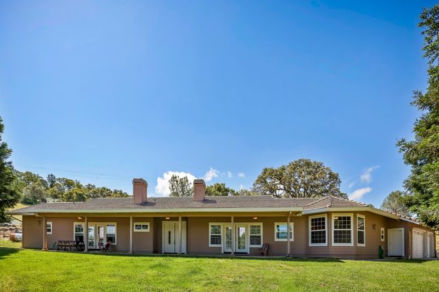 3751 Cosgrove Creek Rd, Valley Springs, CA 95252