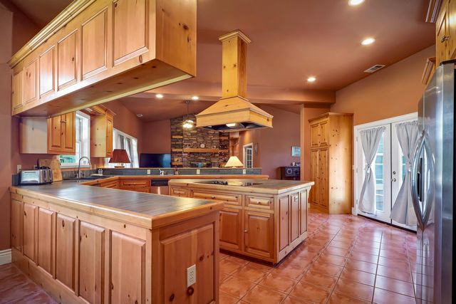 3751 Cosgrove Creek Rd, Valley Springs, CA 95252