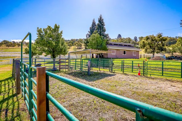 3751 Cosgrove Creek Rd, Valley Springs, CA 95252