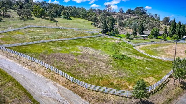 3751 Cosgrove Creek Rd, Valley Springs, CA 95252
