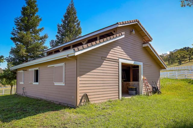 3751 Cosgrove Creek Rd, Valley Springs, CA 95252