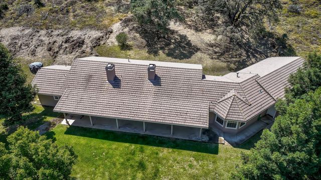 3751 Cosgrove Creek Rd, Valley Springs, CA 95252