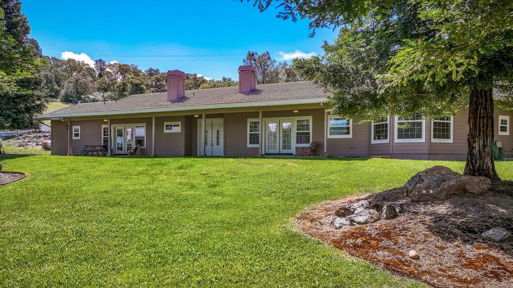 3751 Cosgrove Creek Rd, Valley Springs, CA 95252