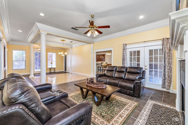 1212 Dorchester Drive, San Angelo, TX 76901