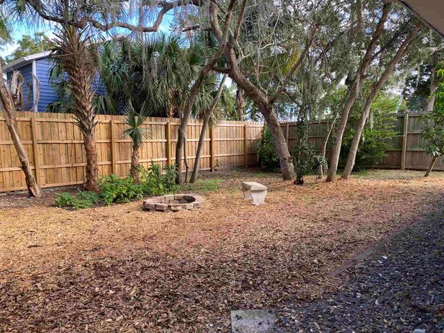 497 Pyrus St, St Augustine, FL 32080