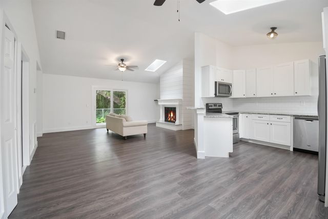 497 Pyrus St, St Augustine, FL 32080