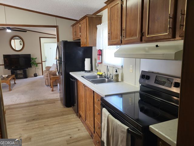 1075 County Rd 502, Valley, AL 36854