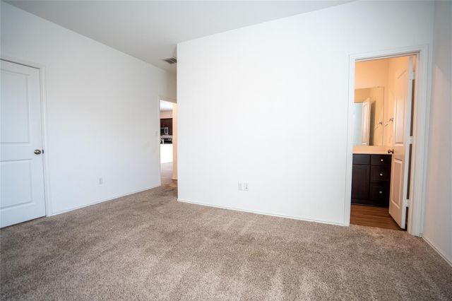 13400 Banquete ST, Elgin, TX 78621