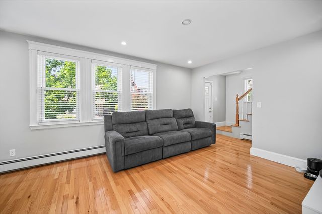 8 Nicholl St, Quincy, MA 02169