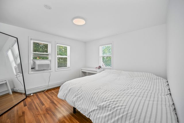 8 Nicholl St, Quincy, MA 02169