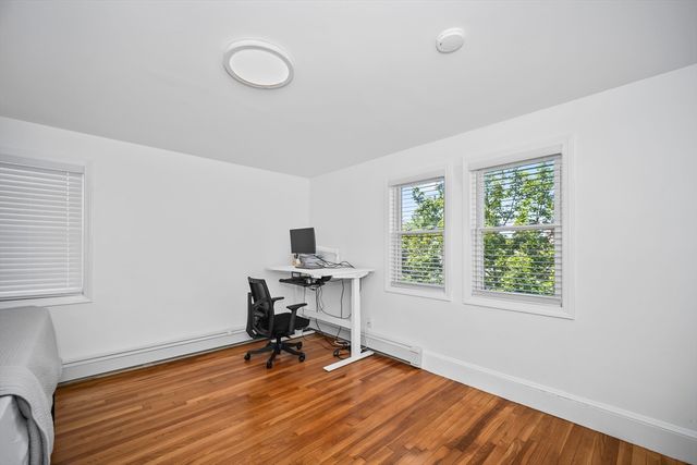 8 Nicholl St, Quincy, MA 02169
