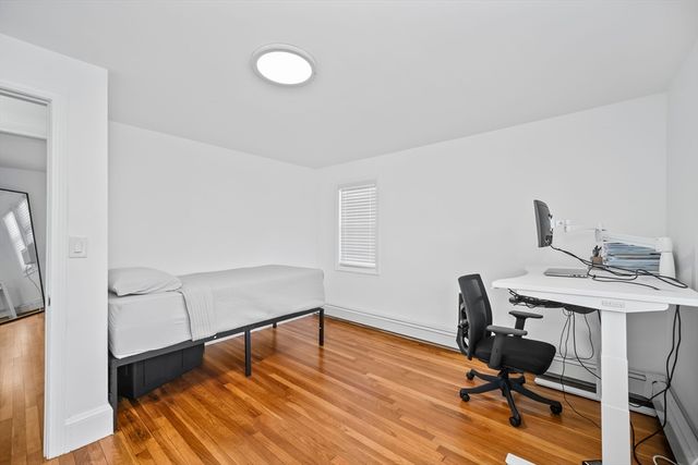 8 Nicholl St, Quincy, MA 02169