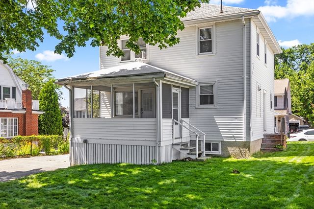8 Nicholl St, Quincy, MA 02169