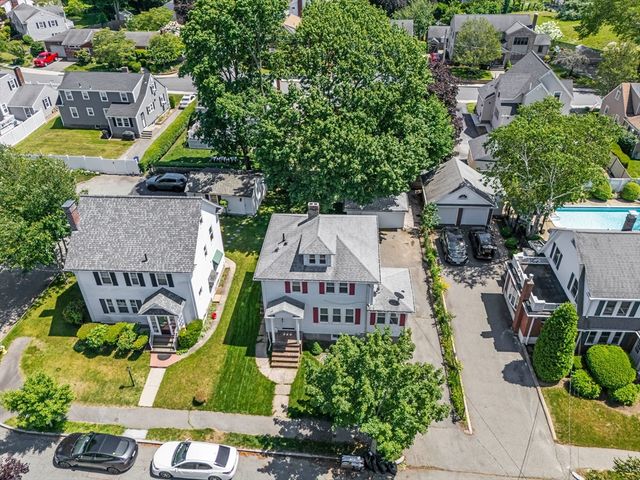 8 Nicholl St, Quincy, MA 02169