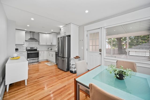 8 Nicholl St, Quincy, MA 02169