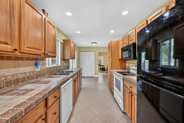 12541 SW 10th Ct, Davie, FL 33325