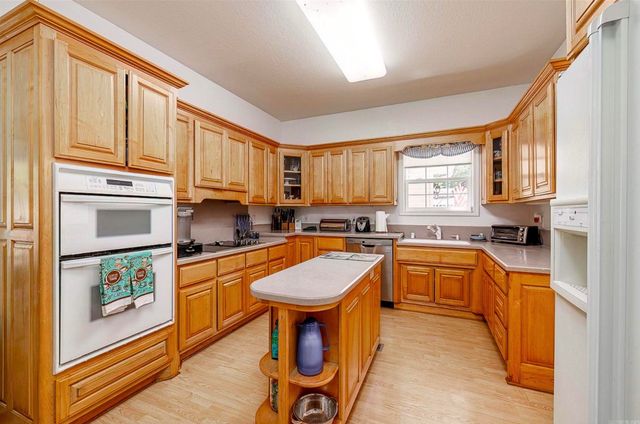 117 Cifuentes Way, Hot Springs Village, AR 71909