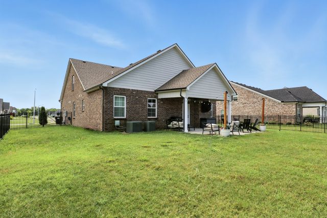 4103 Maples Farm Dr, Murfreesboro, TN 37127